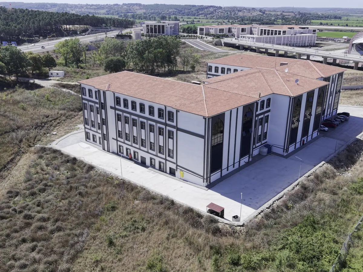 Sinop Üniversitesi Mühendislik ve Mimarlık Fakülte Bina İnşaatı detay görünümü