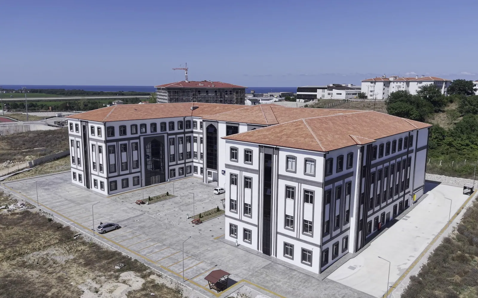 Sinop Üniversitesi Mühendislik ve Mimarlık Fakülte Bina İnşaatı genel görünümü